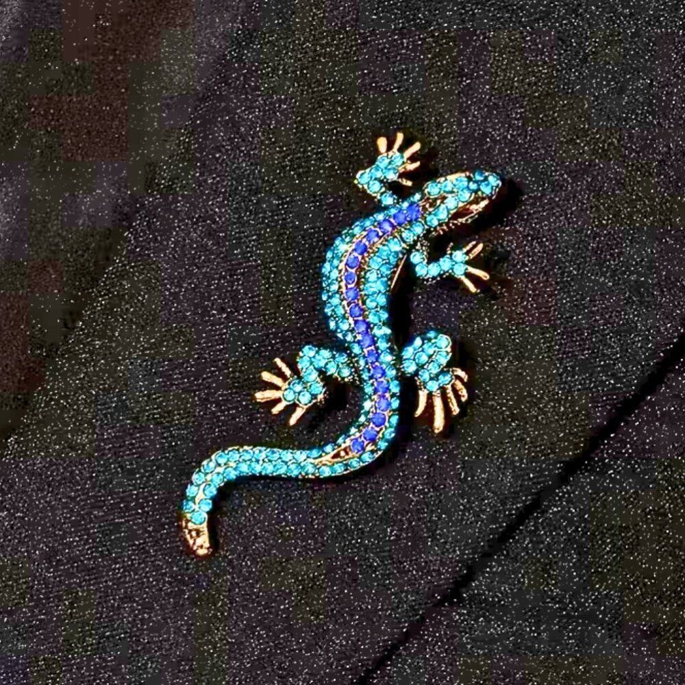 Vintage Gecko Lizard Brooch Blue Rhinestone Gold Tone Statement Pin New